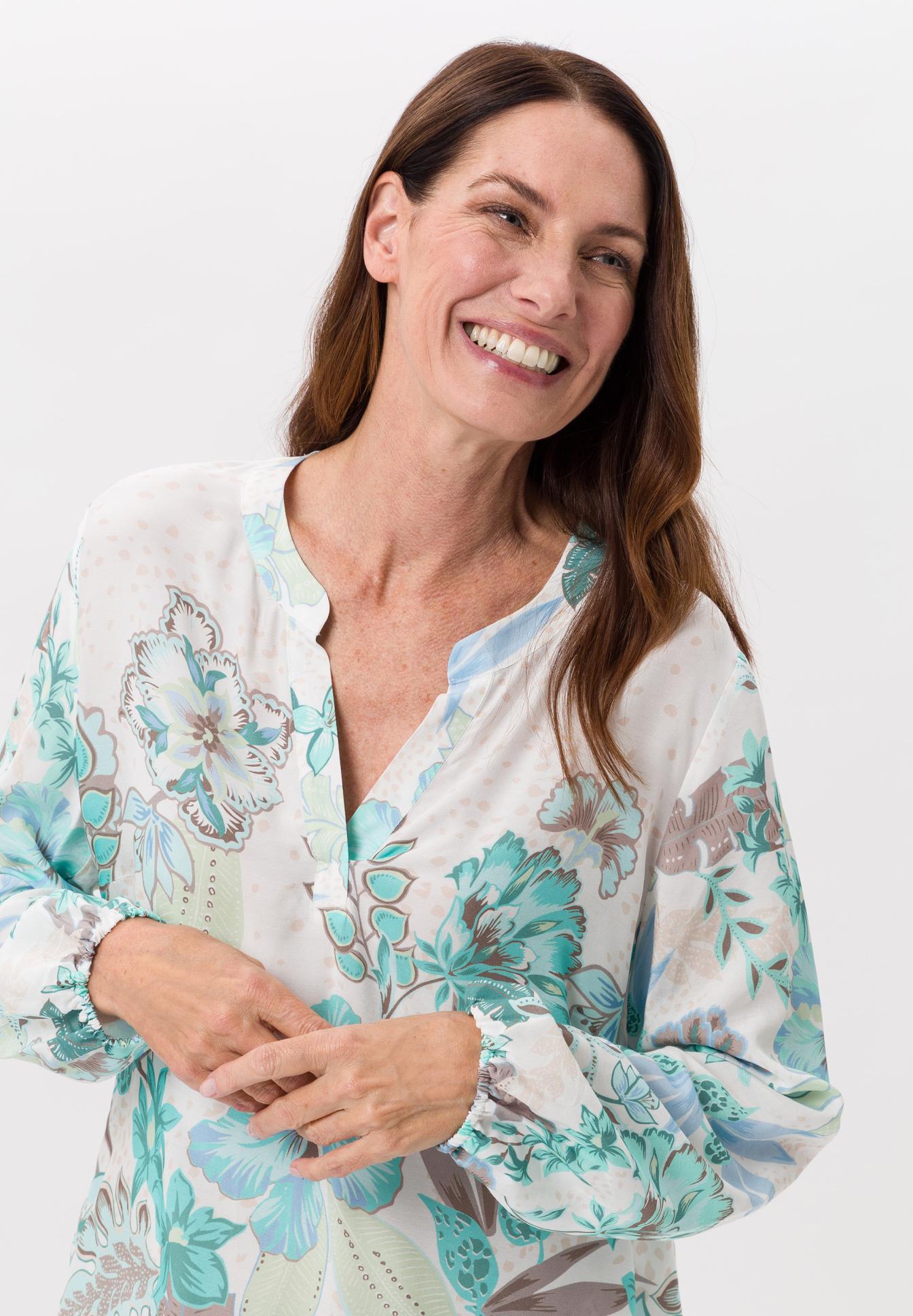 Blouse with summery panneaux print - Bild 4