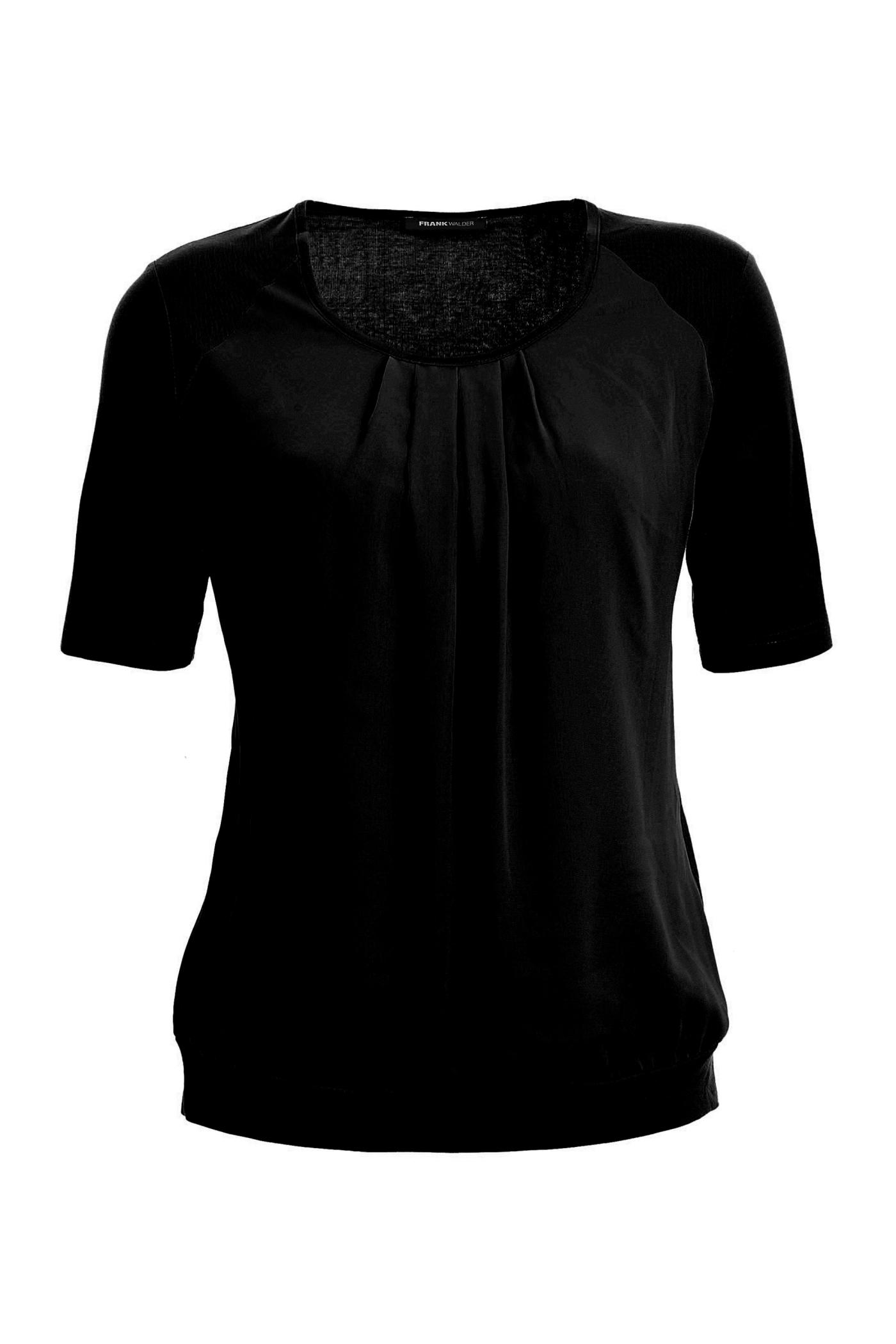 Blouse shirt with slightly falling pleats