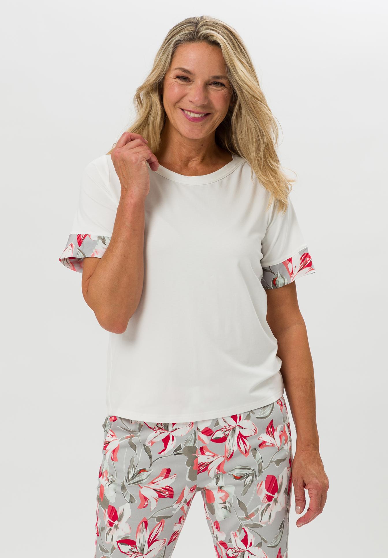 Feminine shirt in a mix of materials - Product Image 1