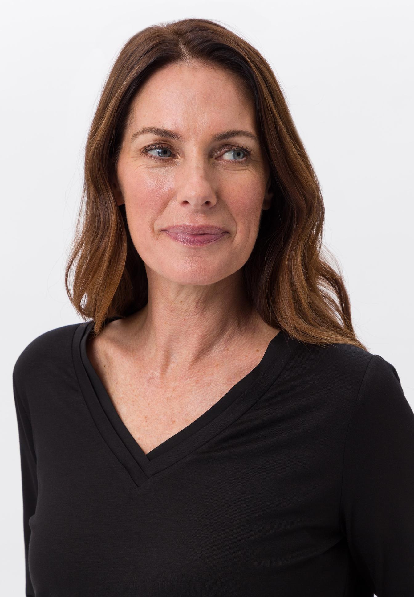 3/4 sleeve shirt with V-neck - Bild 4
