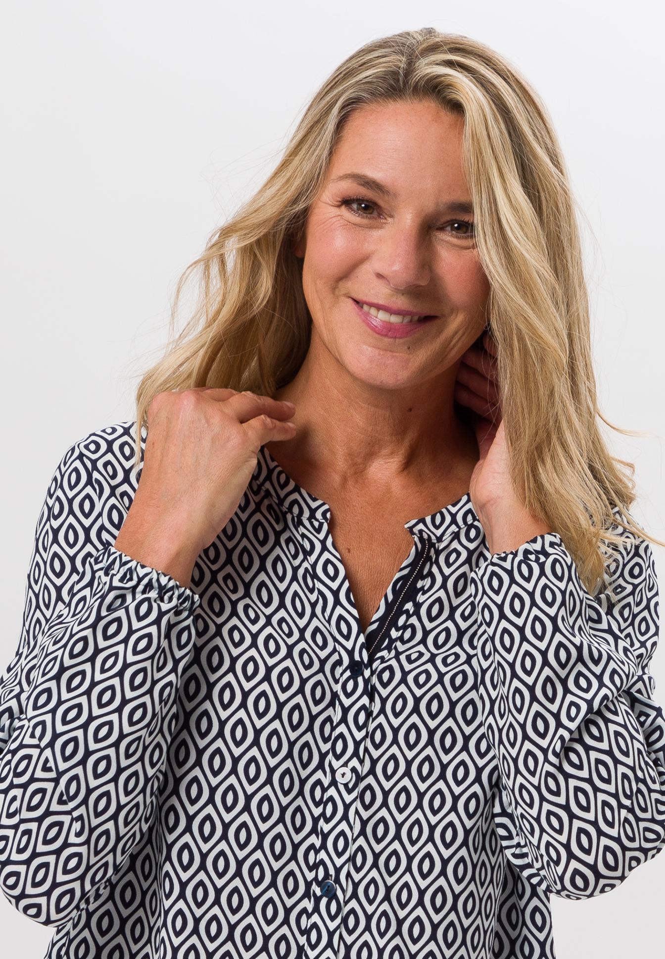 Long sleeve blouse with decorative button placket - Bild 4