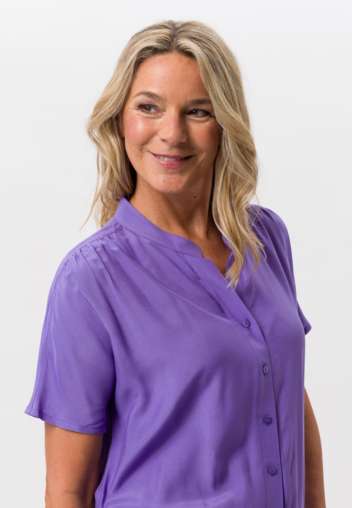 Blouse with smocked waistband and dropped shoulder - Bild 4